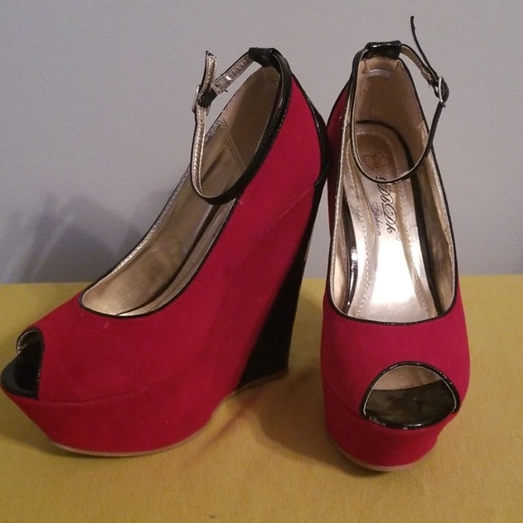 Peep Toe Vixen - Picture 2 of 3